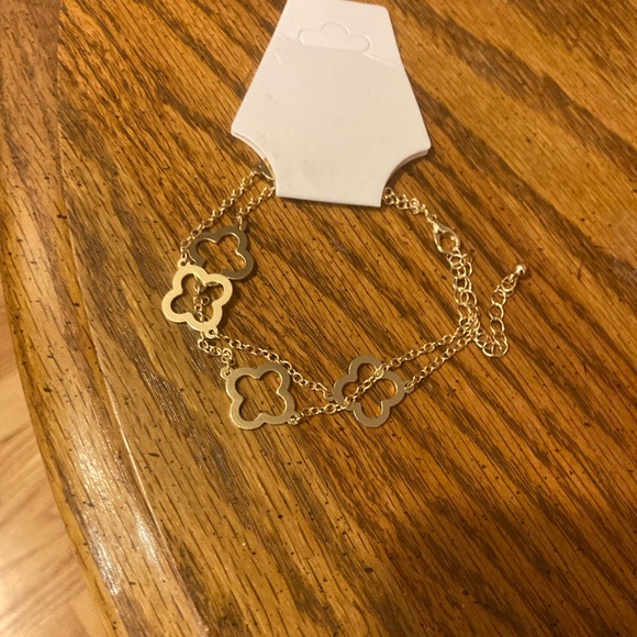 Clover Necklace & Bracelet Set - Gold New - Picture 4 of 5